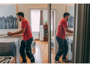 Jak najít firmu na stěhování v Hlubočepech