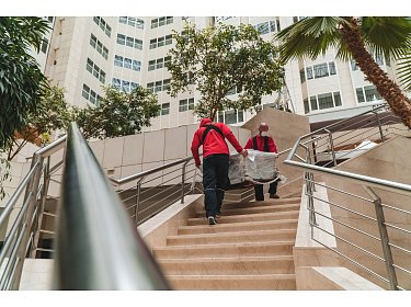 První noc po stěhování v novém bytě